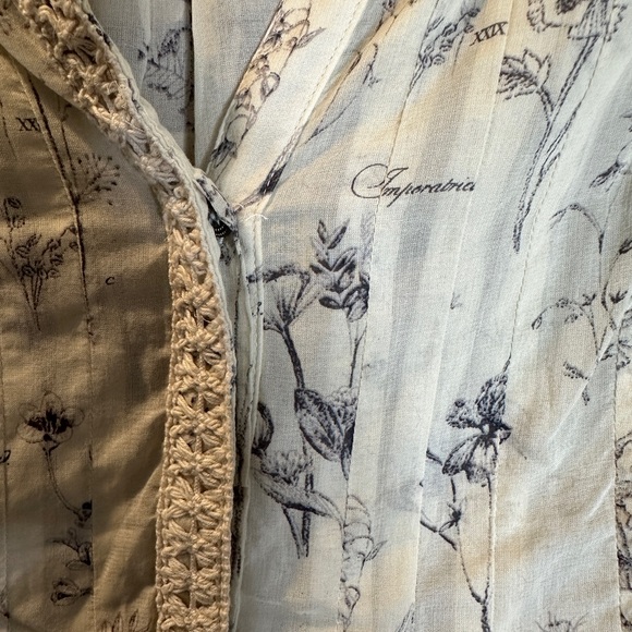 Anthropologie sheer blouse with unique floral print - Picture 8 of 9